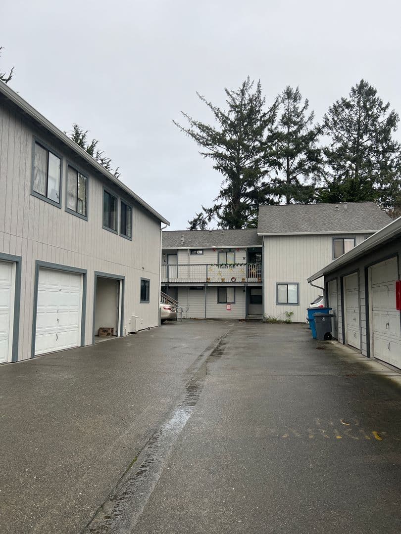 EUREKA Apartment: 1617 L ST