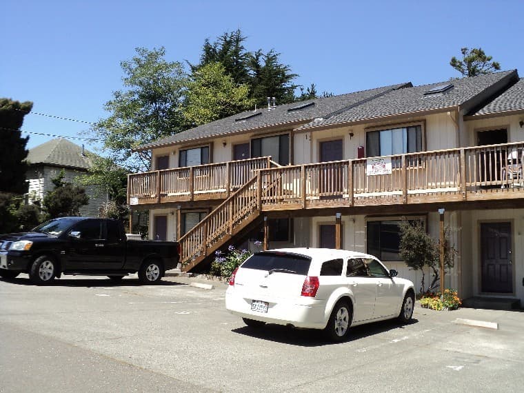Eureka Apartment: 1275 Searles Street