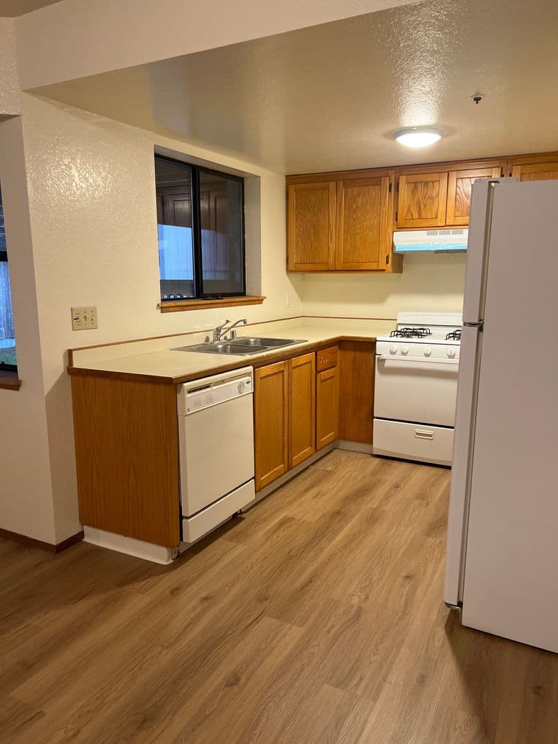 EUREKA Apartment: 1617 L ST