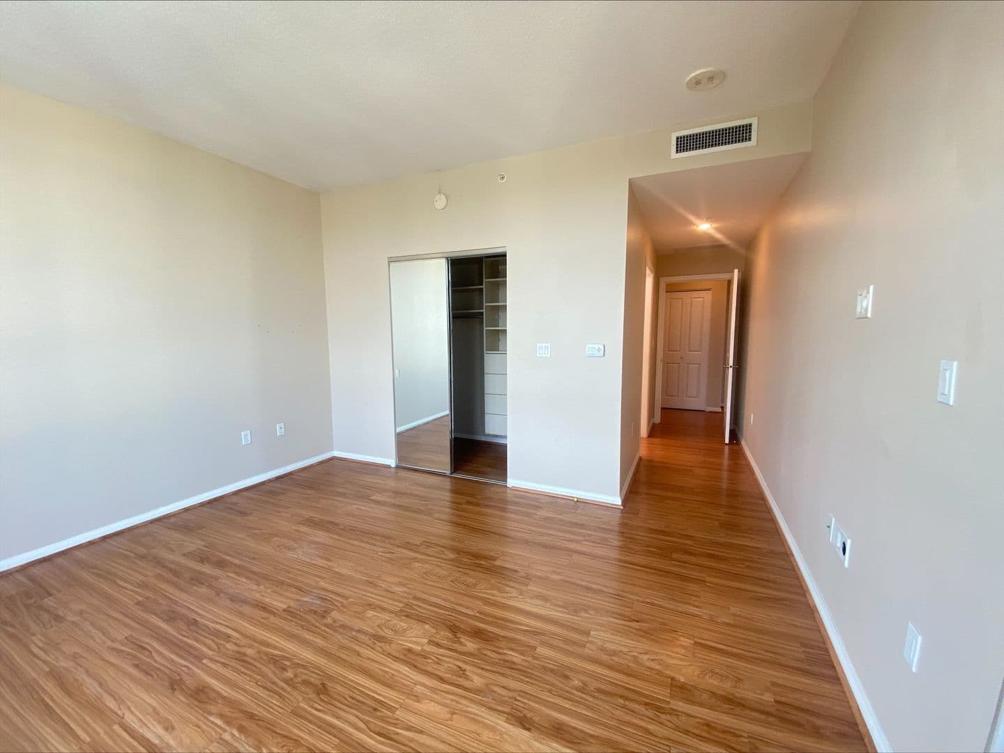 San Diego Condo: 850 Beech St