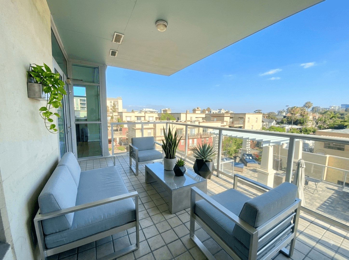 San Diego Condo: 850 Beech St