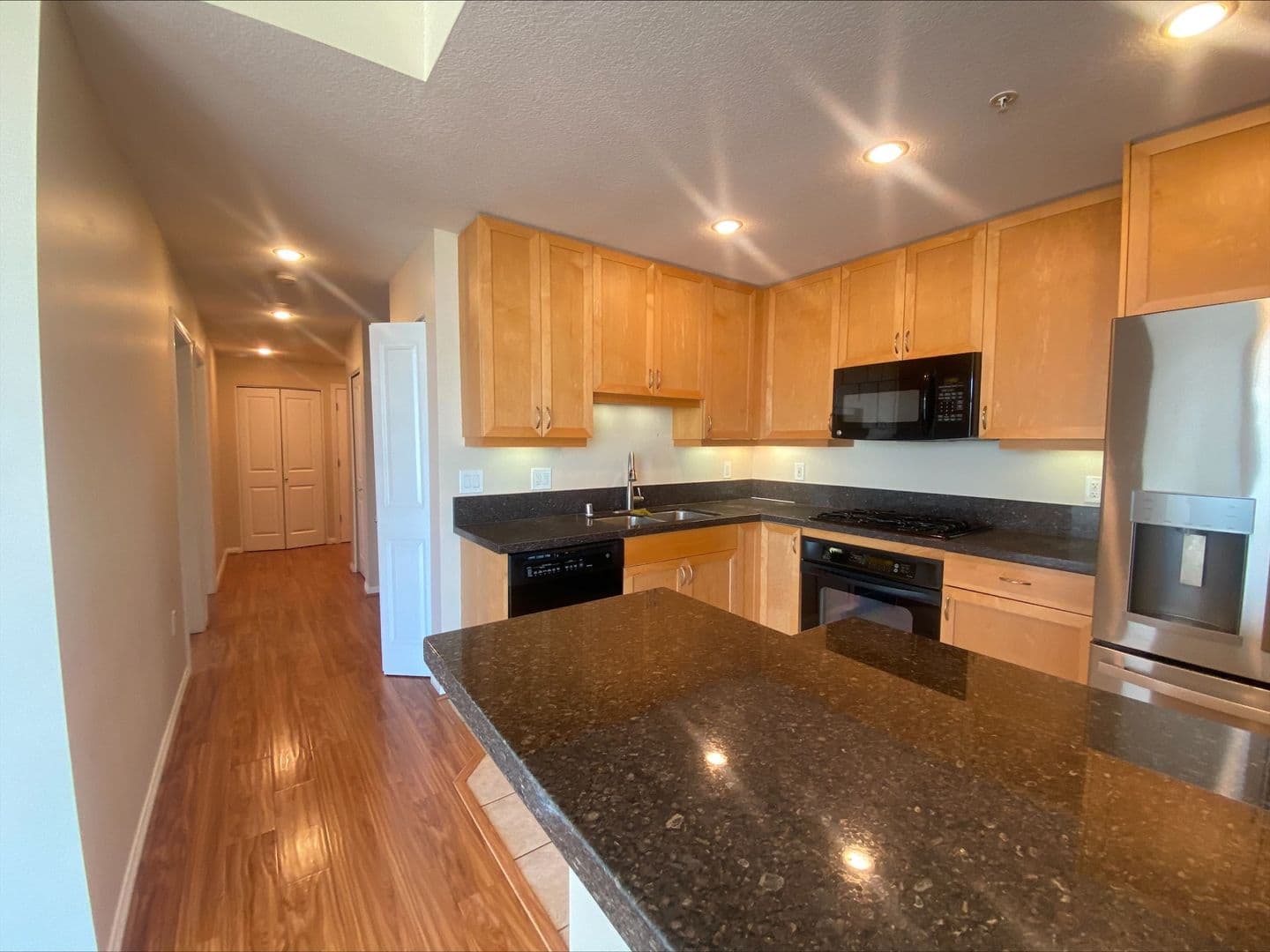 San Diego Condo: 850 Beech St