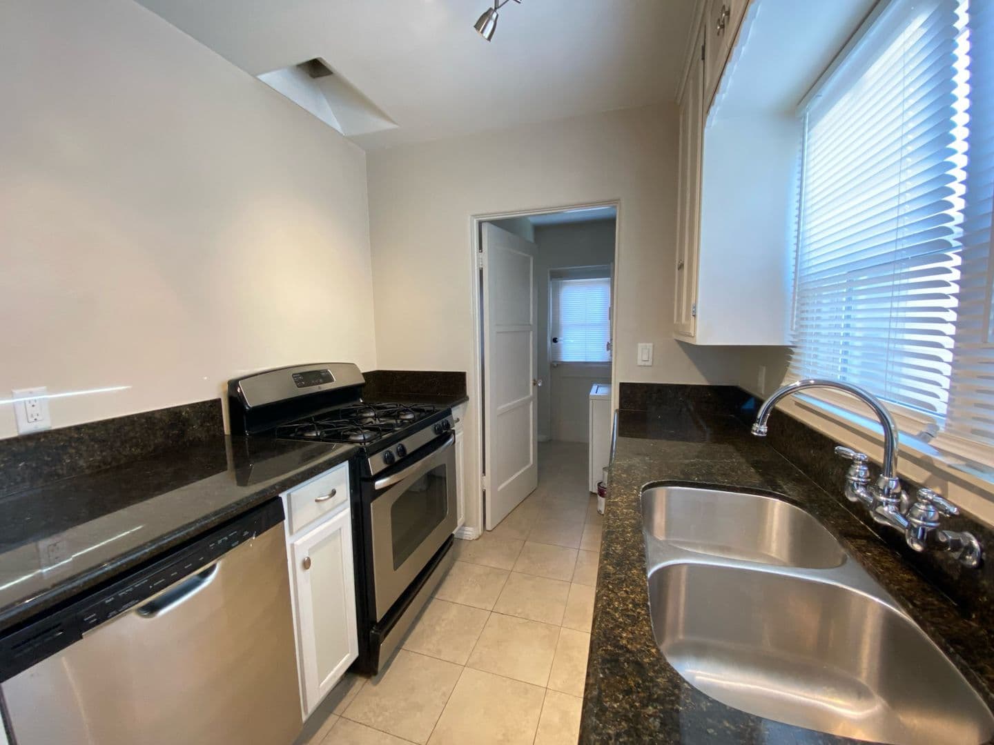 San Diego Apartment: 4083 Iowa St