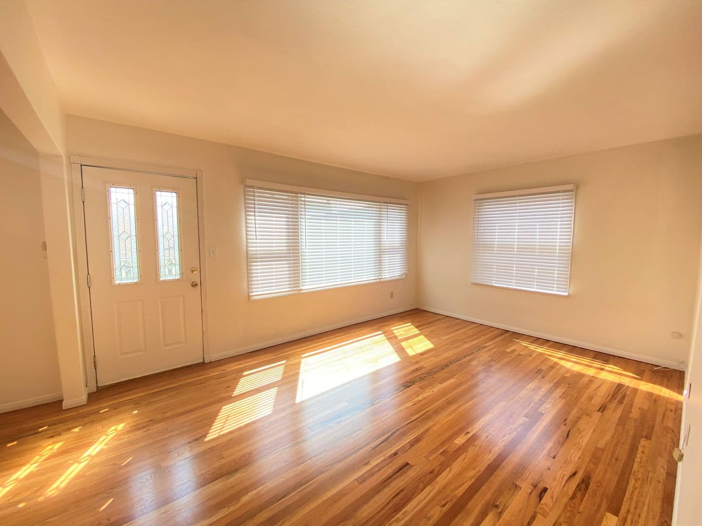 San Diego Apartment: 1082 Lincoln Avenue