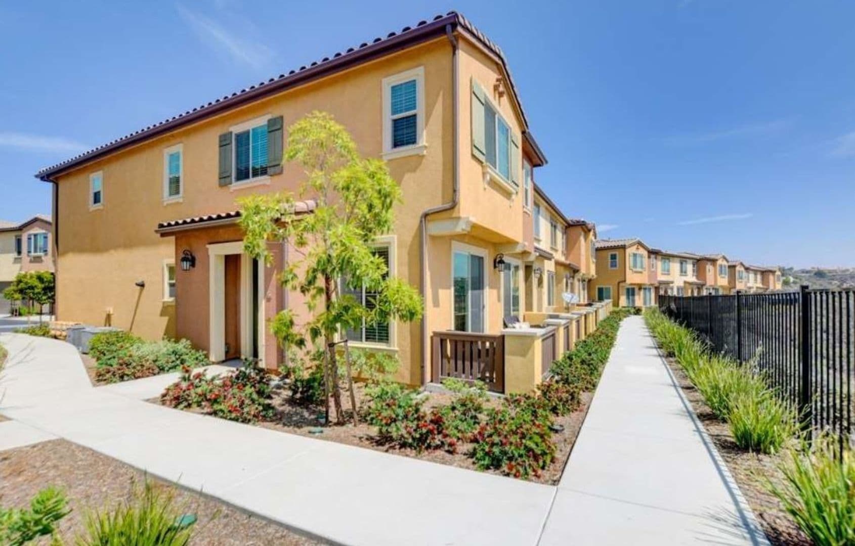 San Diego Townhome: 1785 Saltaire Place Unit 29