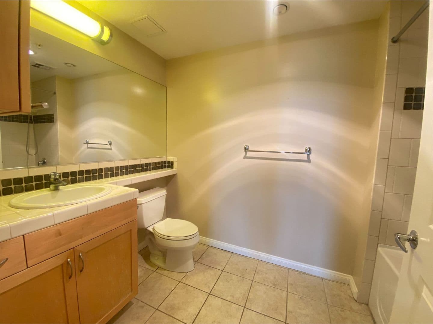 San Diego Condo: 850 Beech St