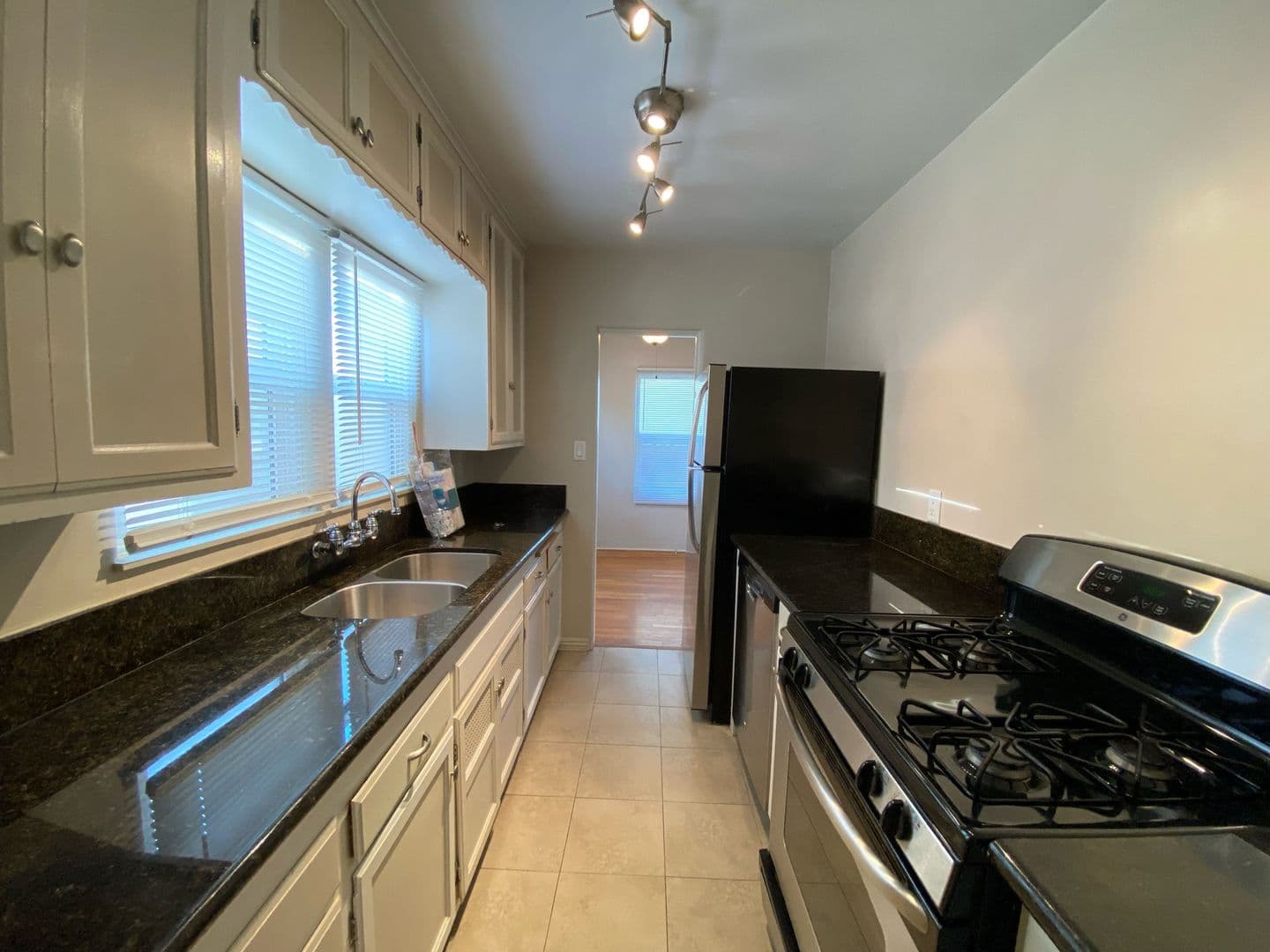 San Diego Apartment: 4083 Iowa St