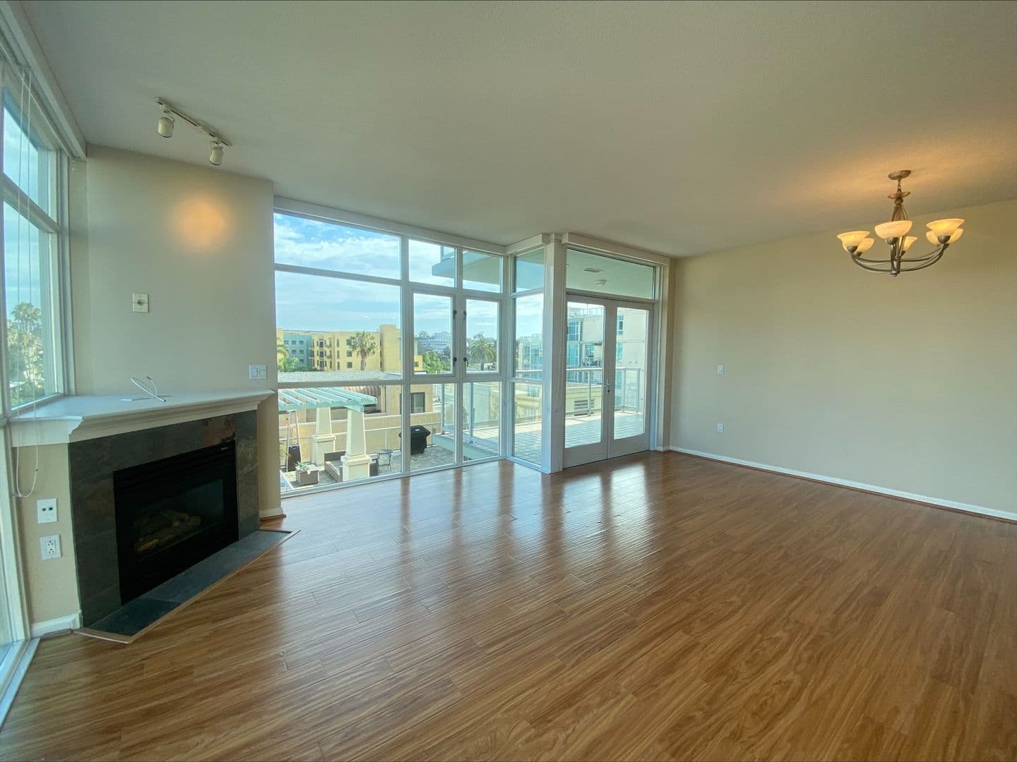 San Diego Condo: 850 Beech St