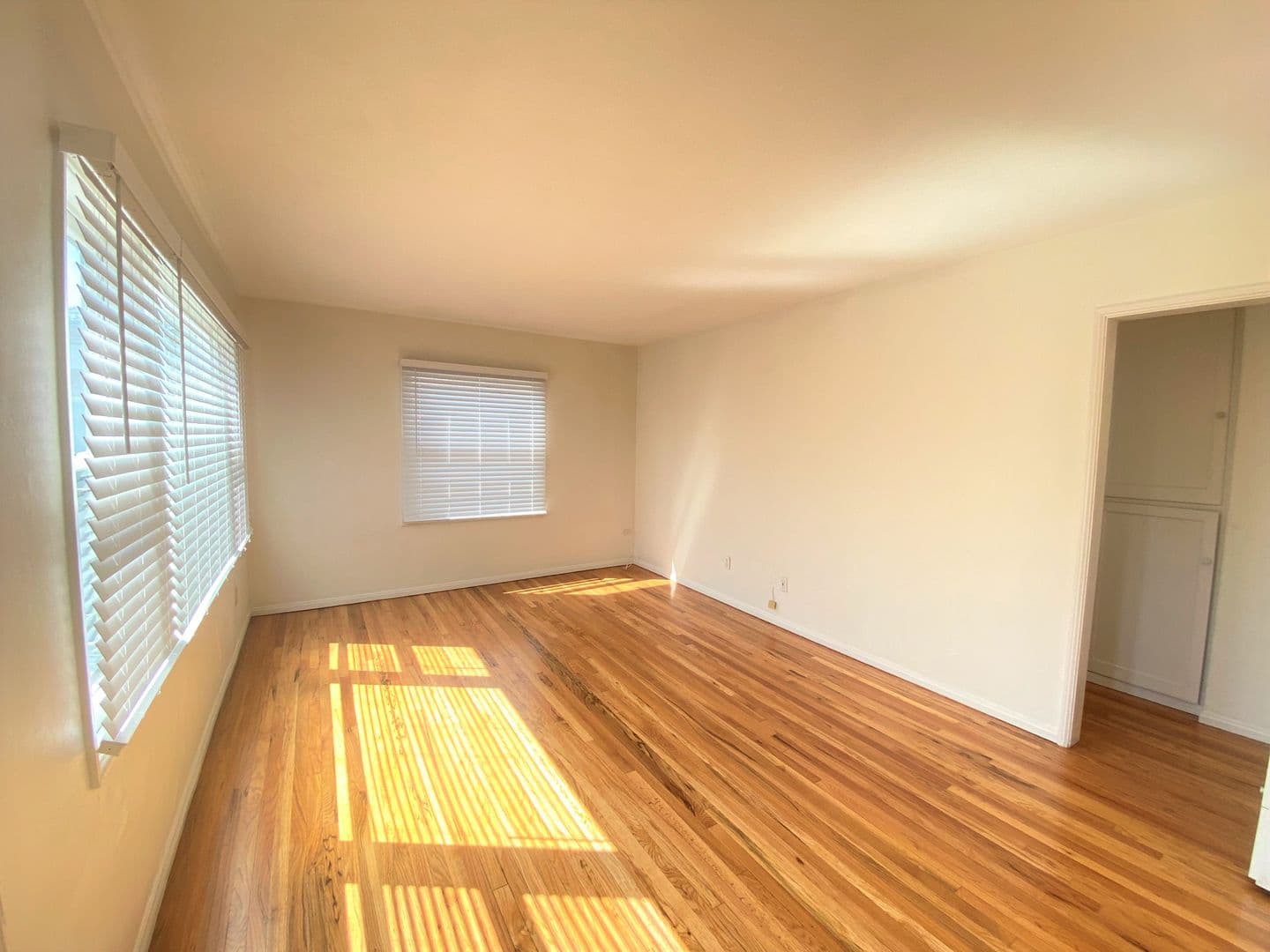 San Diego Apartment: 1082 Lincoln Avenue