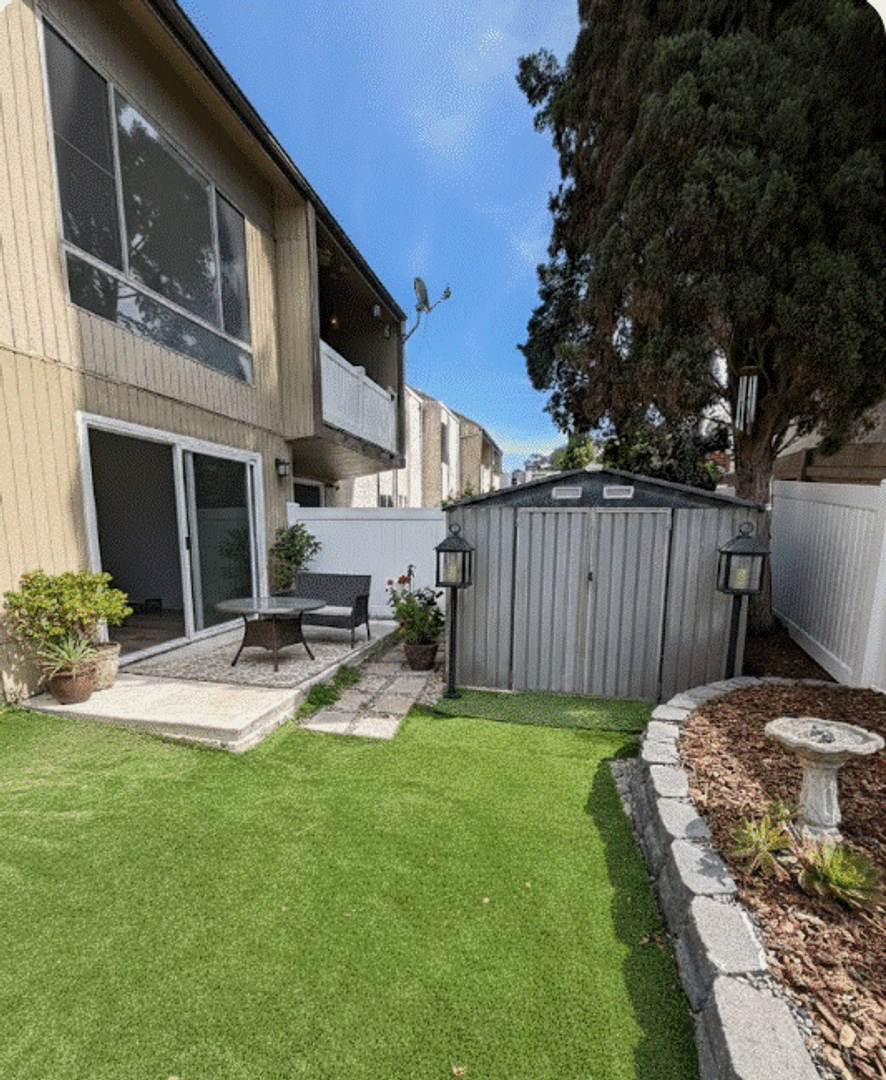 San Diego Condo: 8036 Linda Vista Rd. #1E