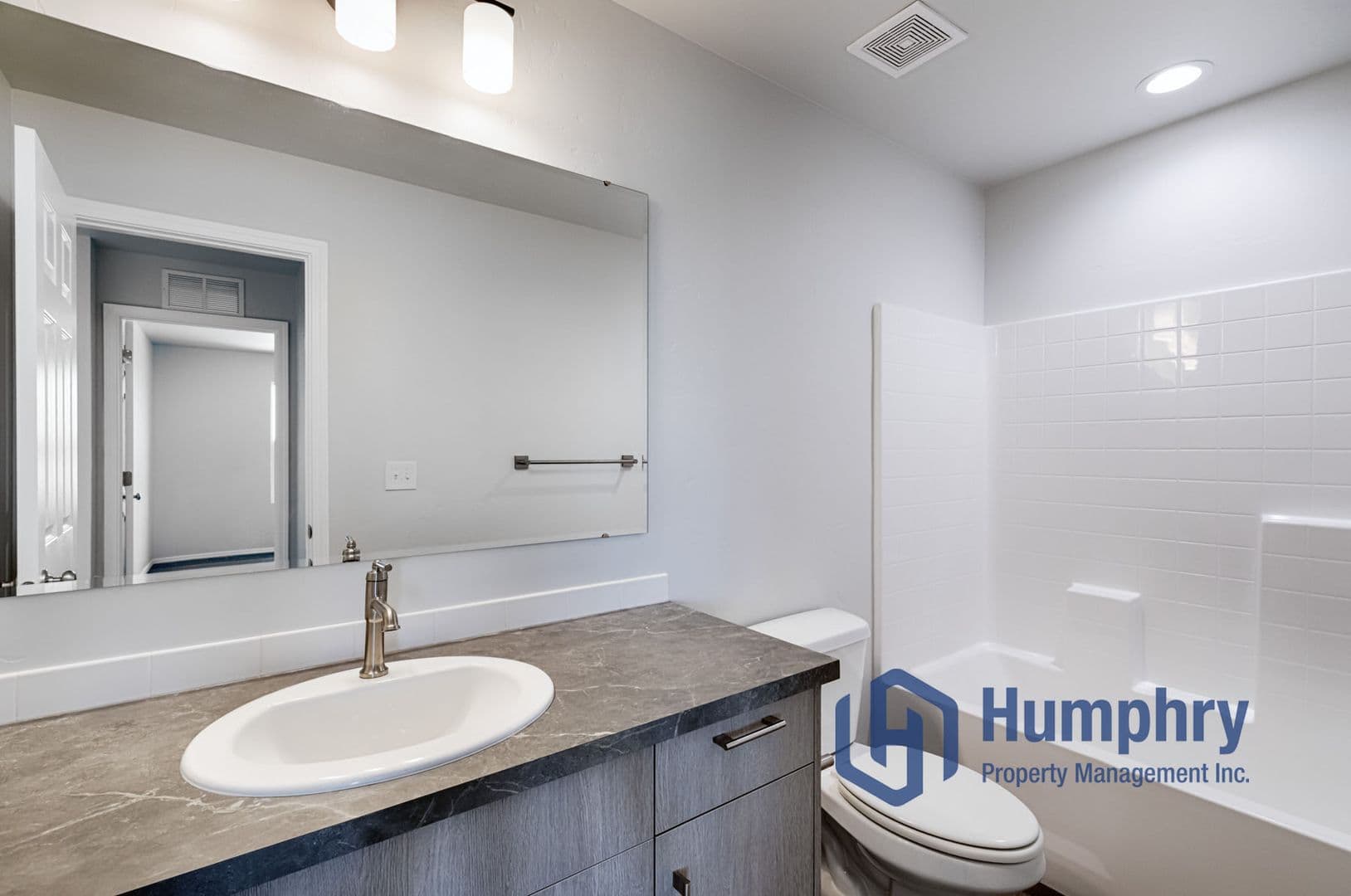 Nampa House: 14842 N Pantanella Way