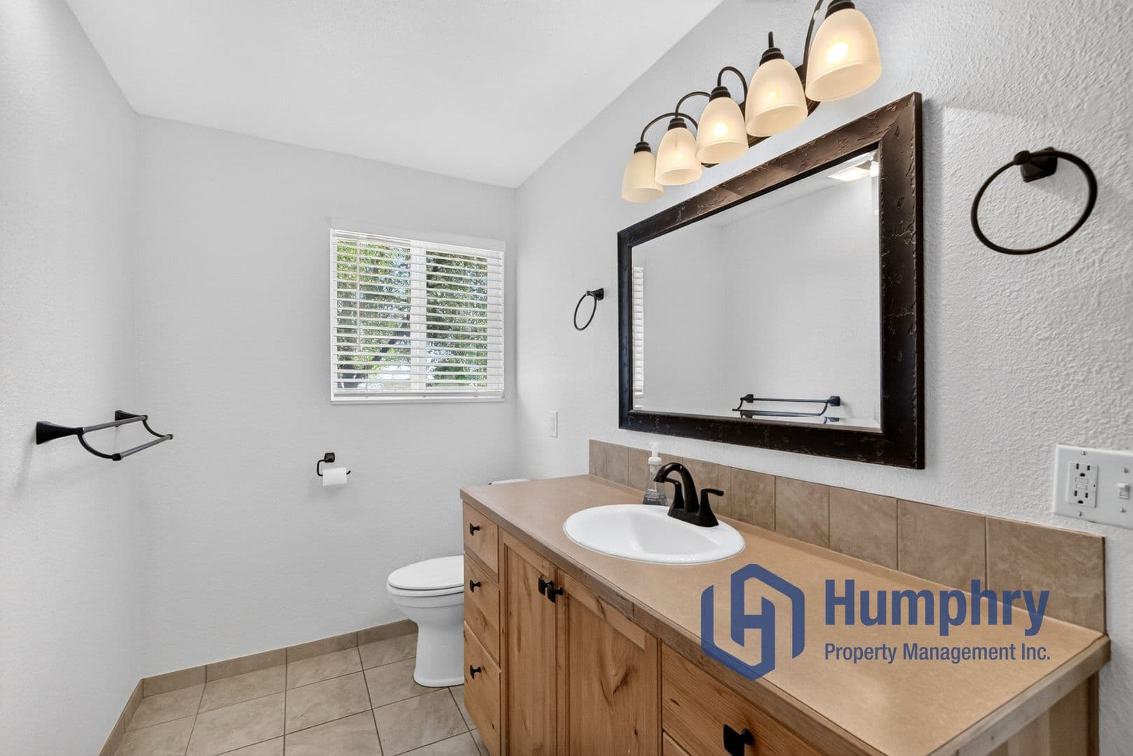 Kuna House: 13159 S Ocotillo Dr