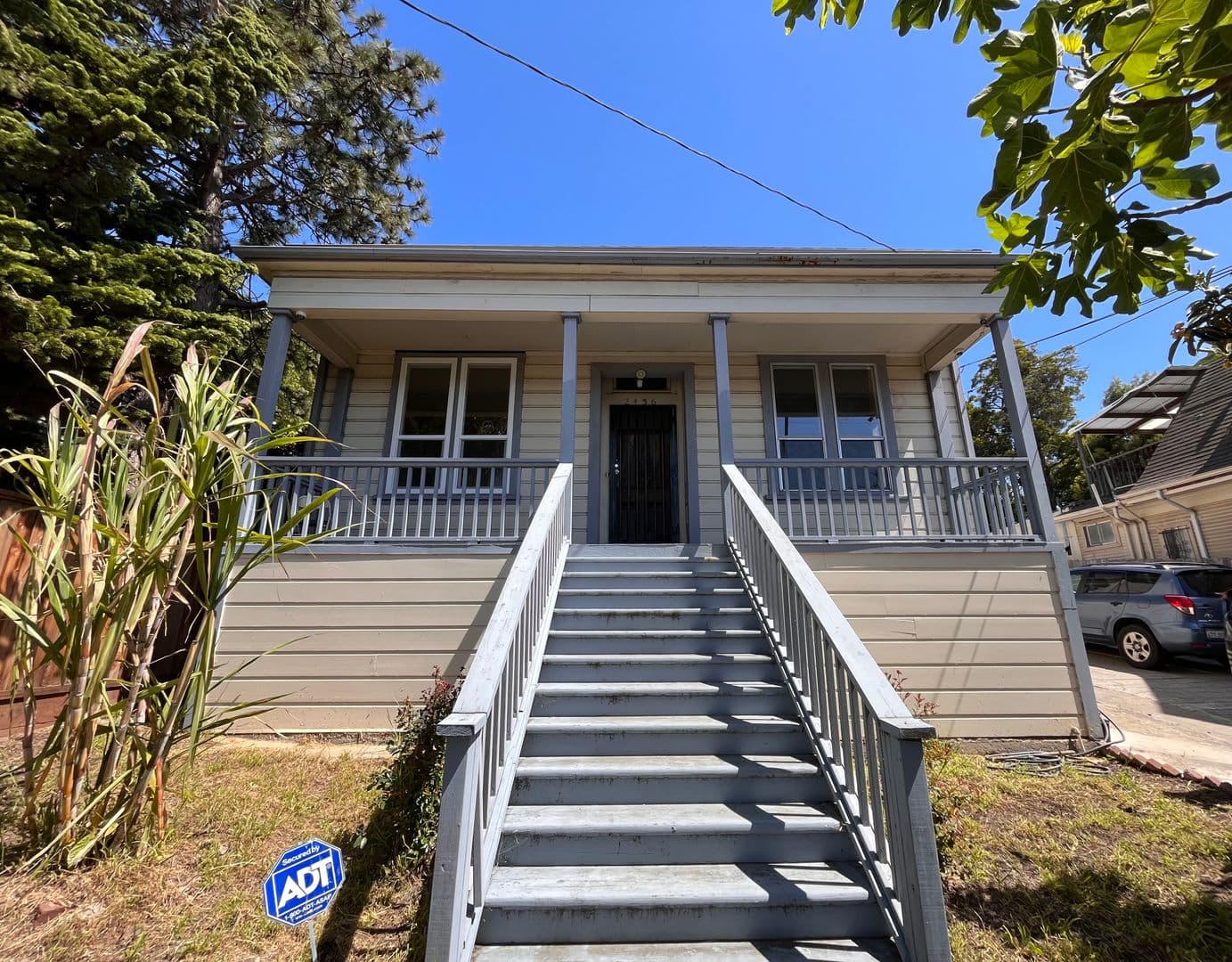 Oakland House: 2436 9th Ave