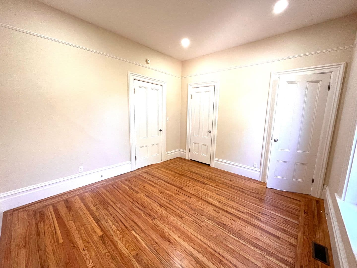 Oakland House: 2436 9th Ave