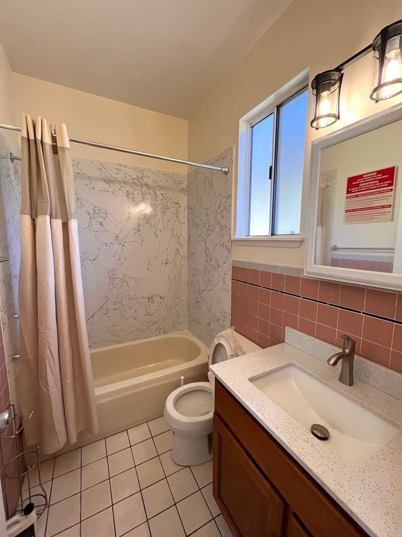 Oakland House: 2436 9th Ave