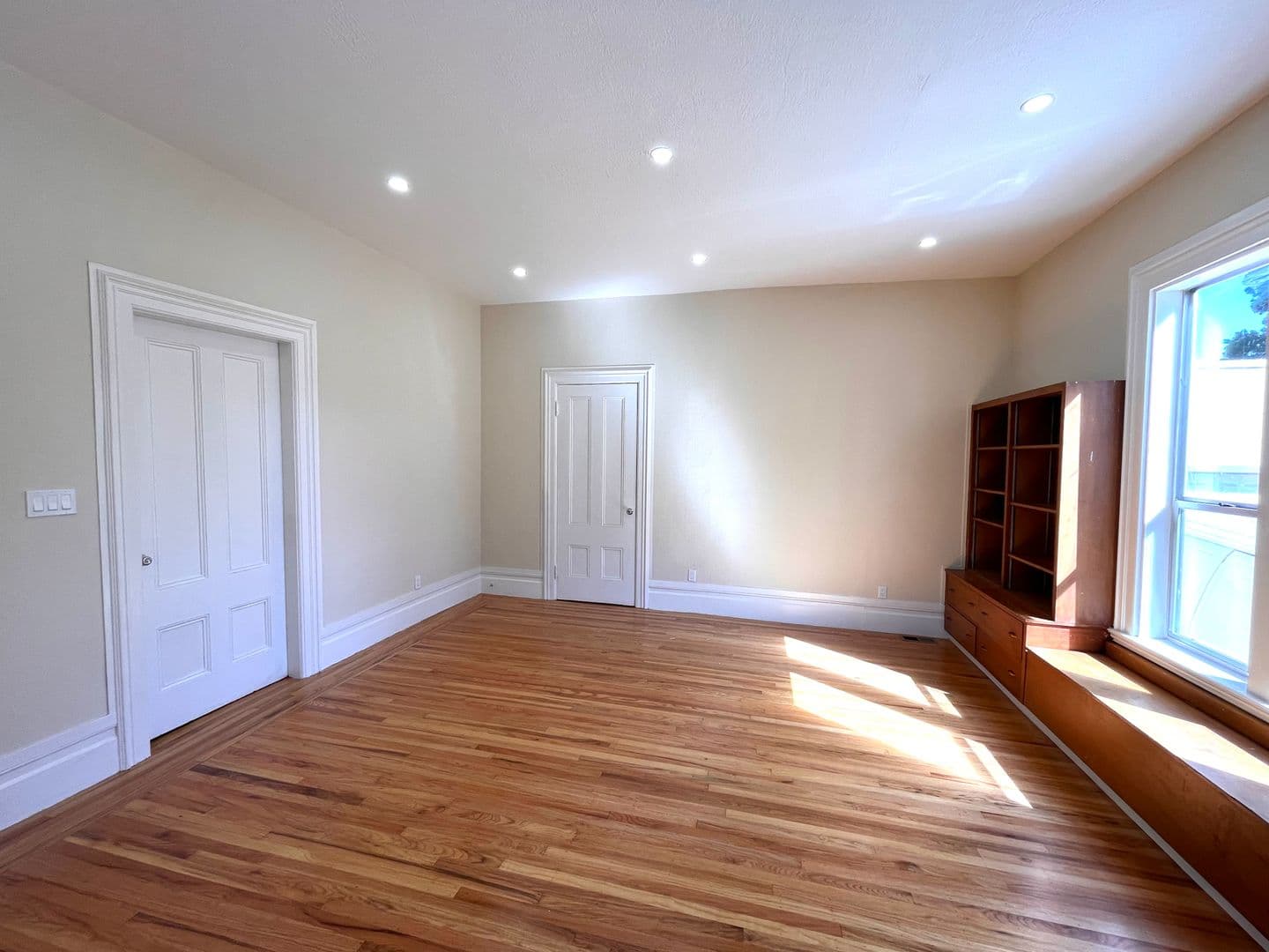 Oakland House: 2436 9th Ave