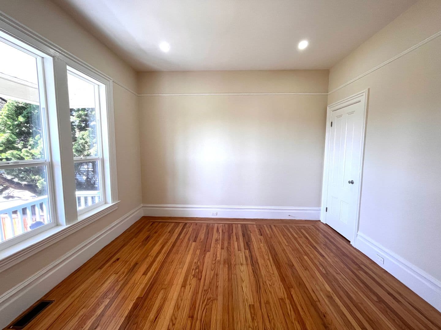Oakland House: 2436 9th Ave