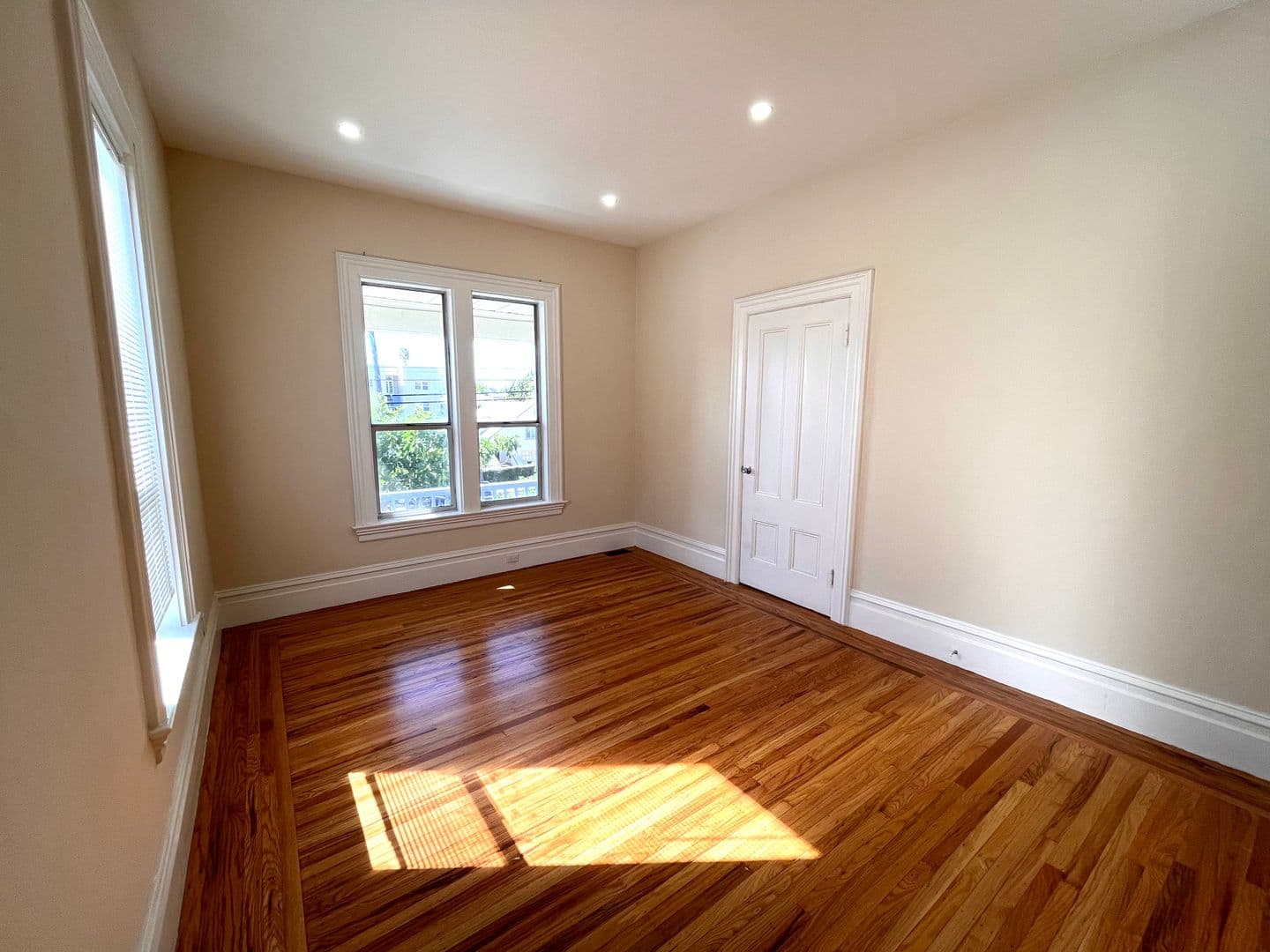 Oakland House: 2436 9th Ave