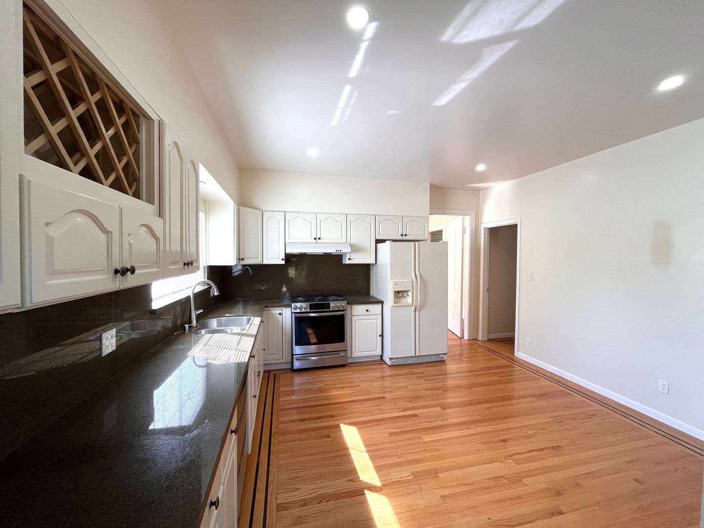 Oakland House: 2436 9th Ave
