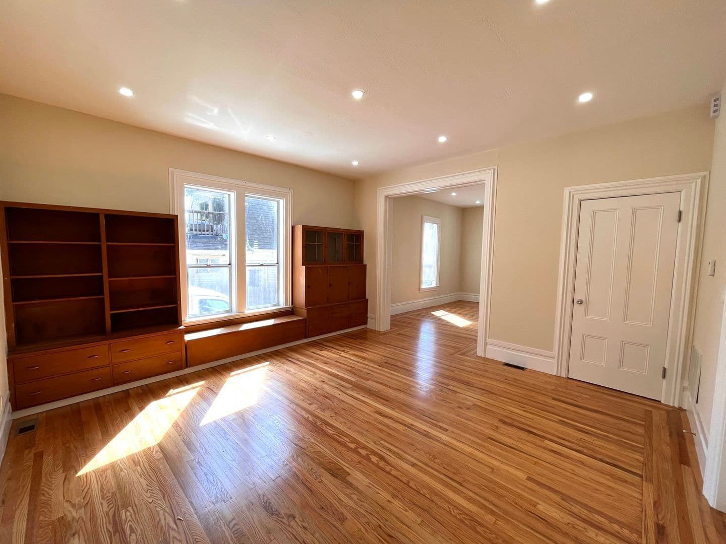 Oakland House: 2436 9th Ave