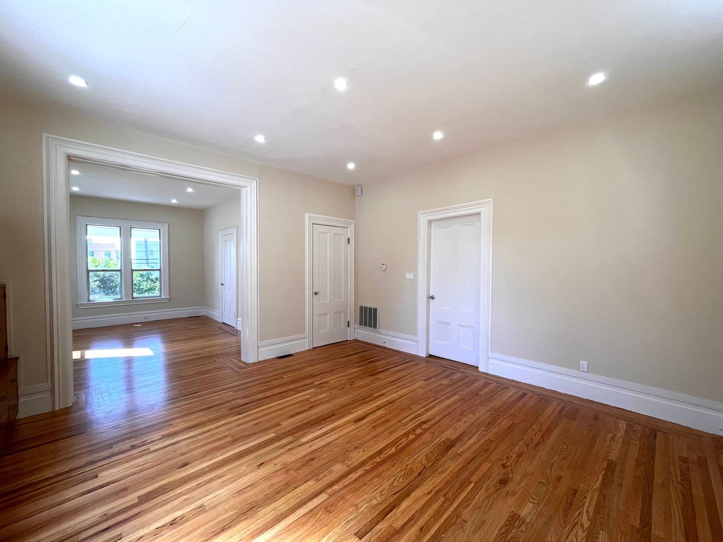 Oakland House: 2436 9th Ave