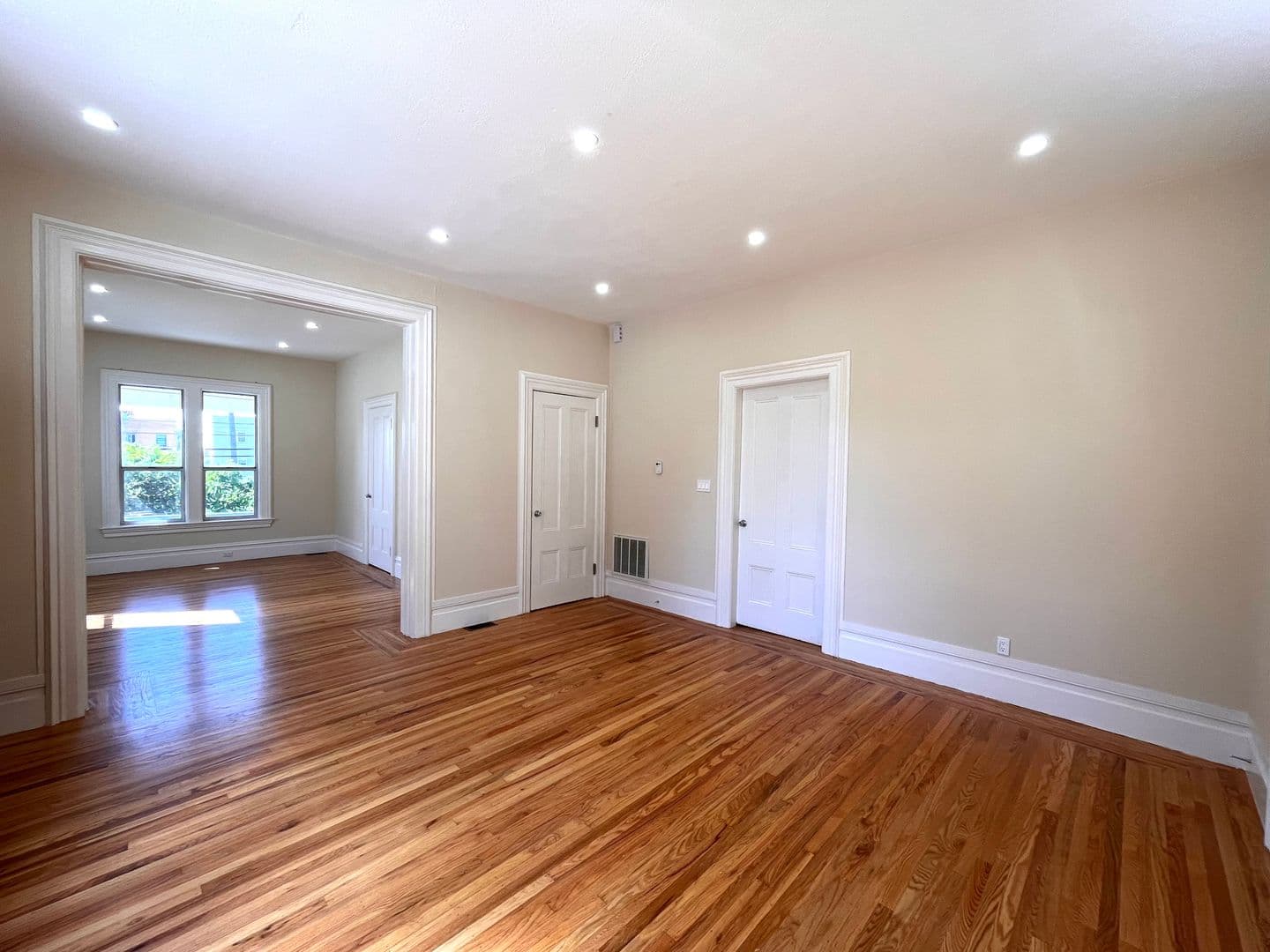 Oakland House: 2436 9th Ave