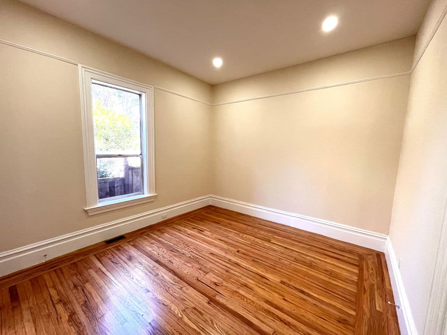 Oakland House: 2436 9th Ave