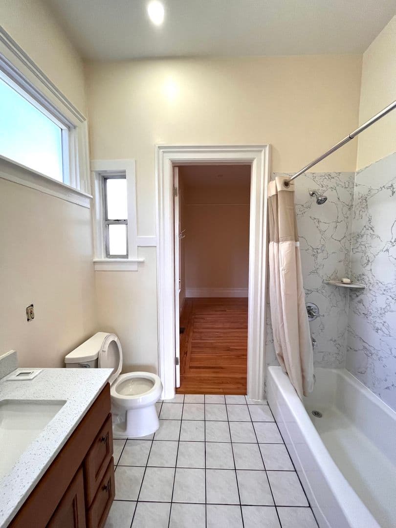 Oakland House: 2436 9th Ave