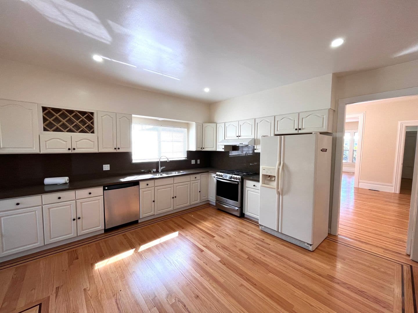 Oakland House: 2436 9th Ave