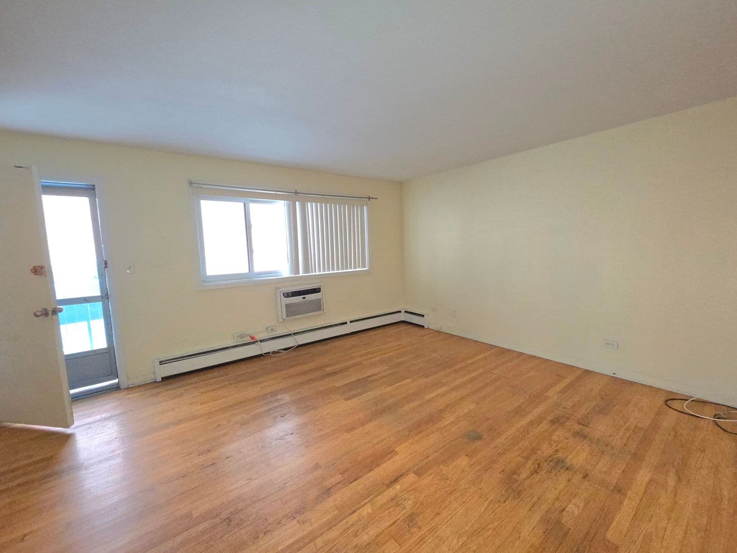 Chicago Apartment: 528 W. Wellington