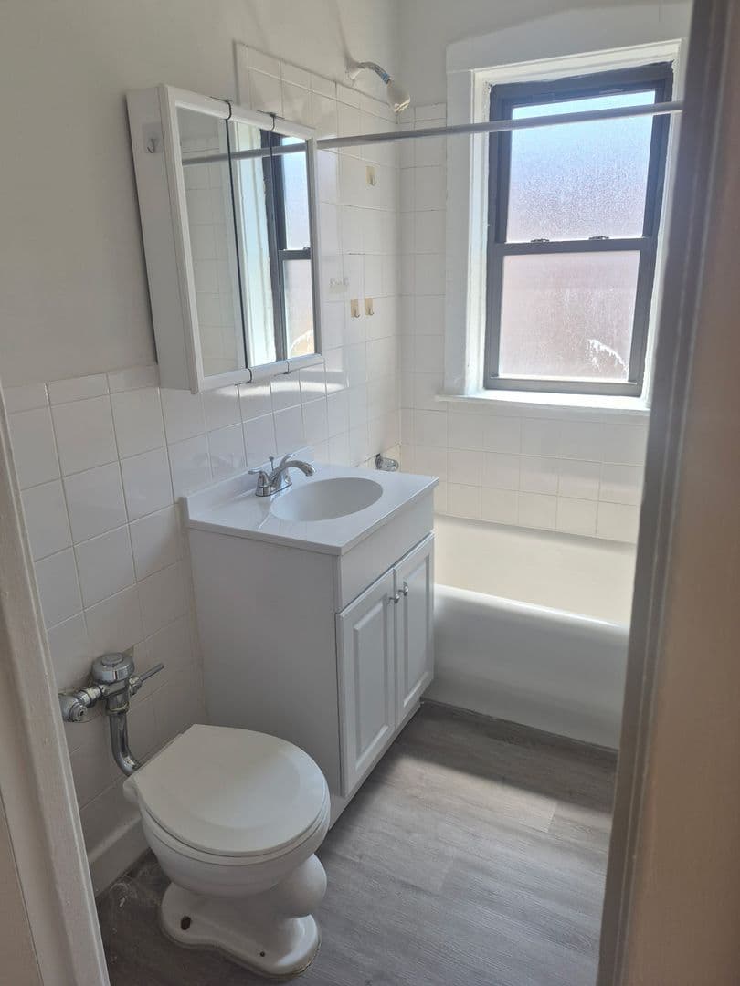 Chicago Apartment: 5417 South Harper