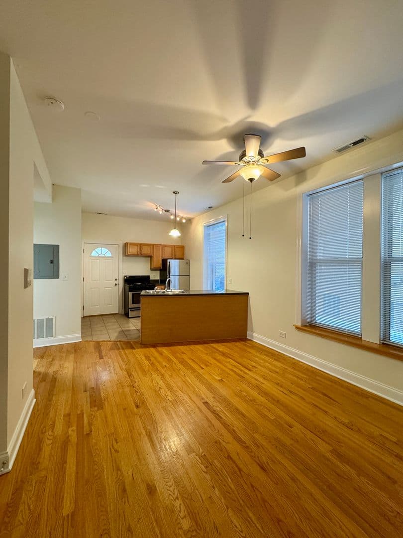 Chicago Apartment: 1739 W. Addison