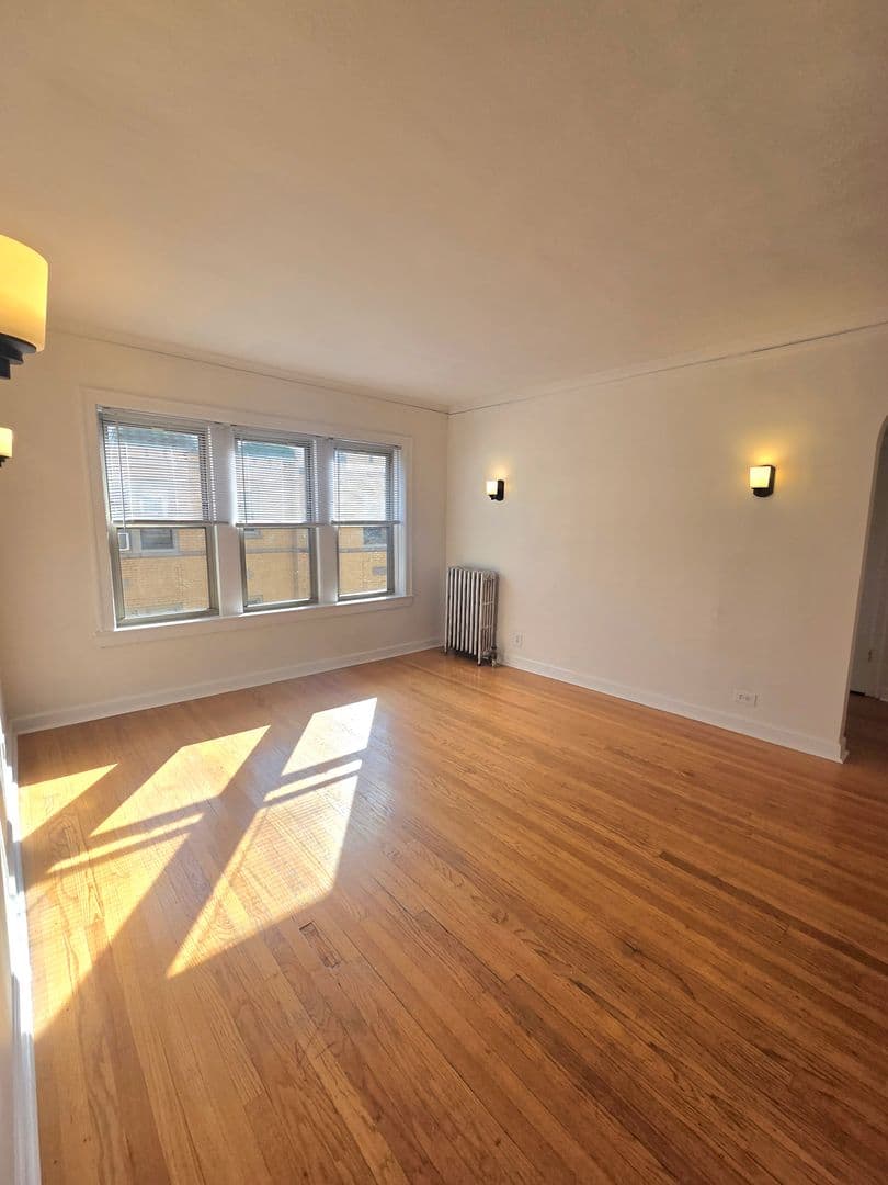 Chicago Apartment: 1623-33 W. Lunt
