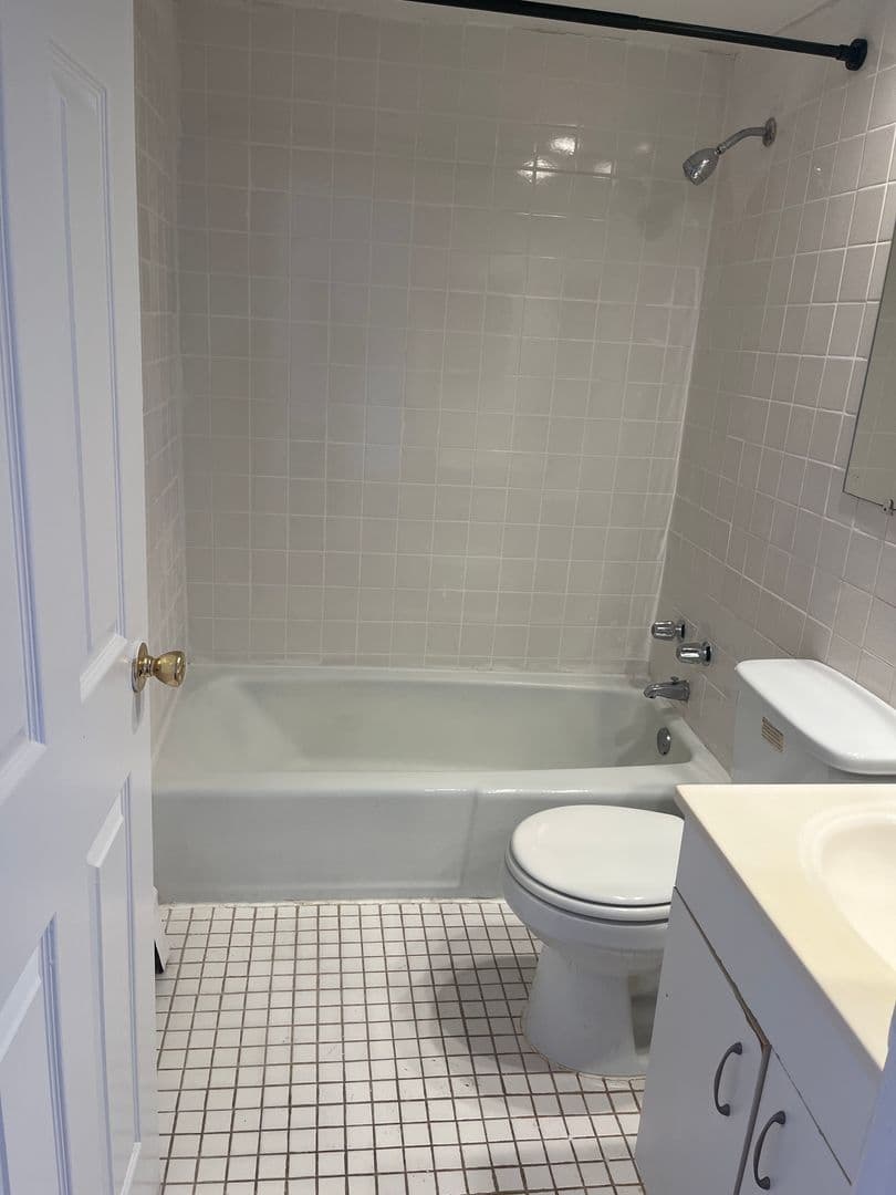 Chicago Apartment: 606 W. Cornelia
