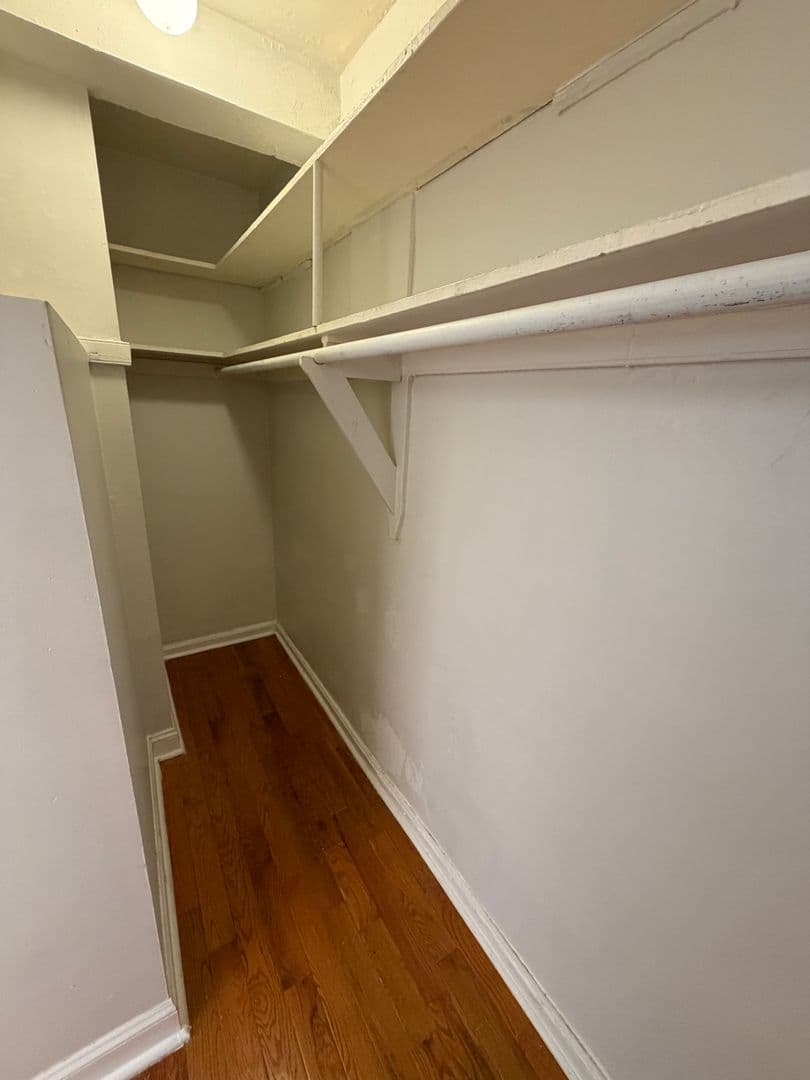 Chicago Apartment: 7455 N. Greenview