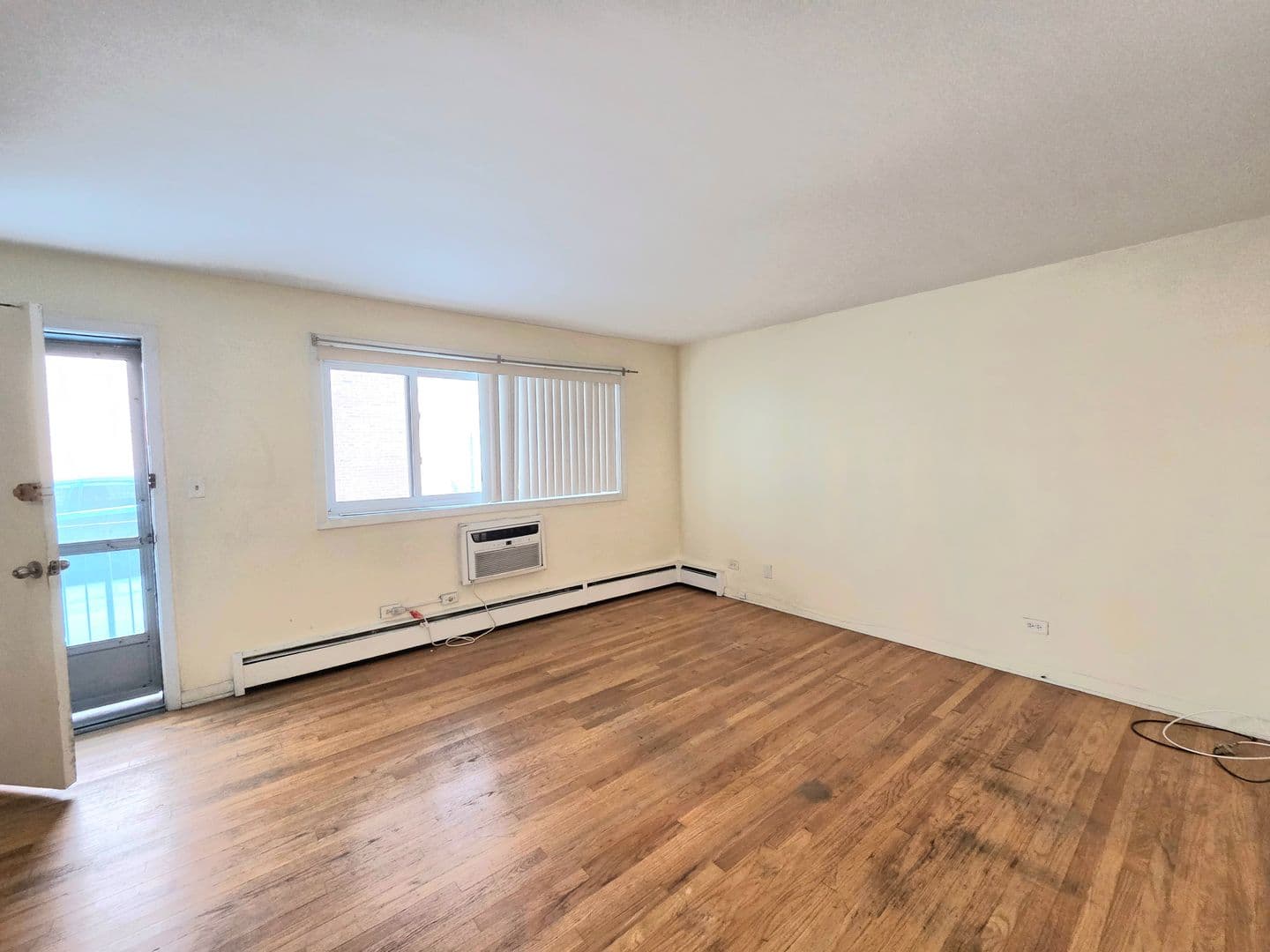 Chicago Apartment: 528 W. Wellington