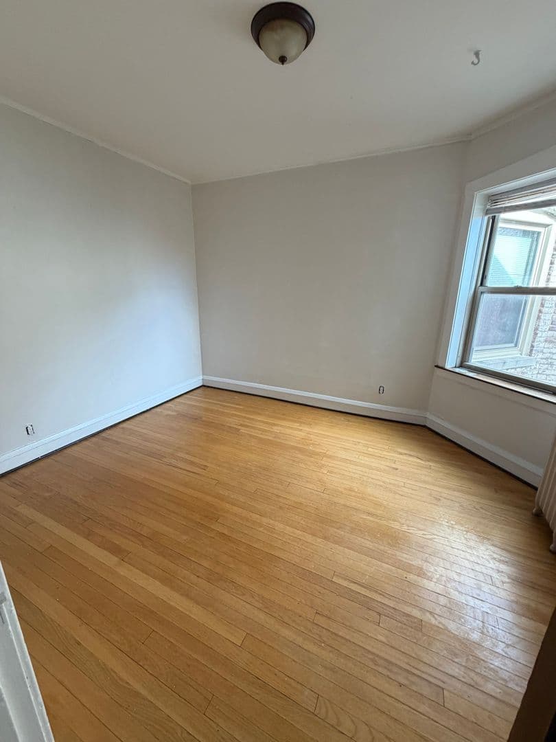 Chicago Apartment: 7665-69 N. Sheridan