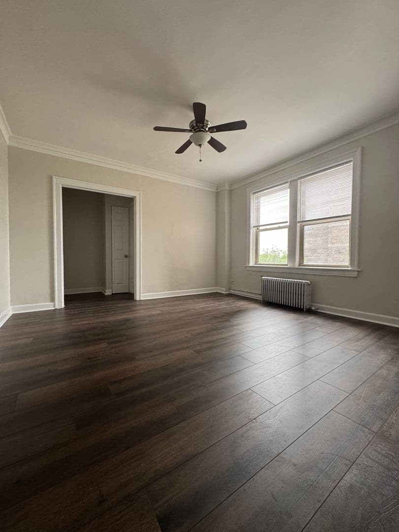 Chicago Apartment: 922 W. Eastwood