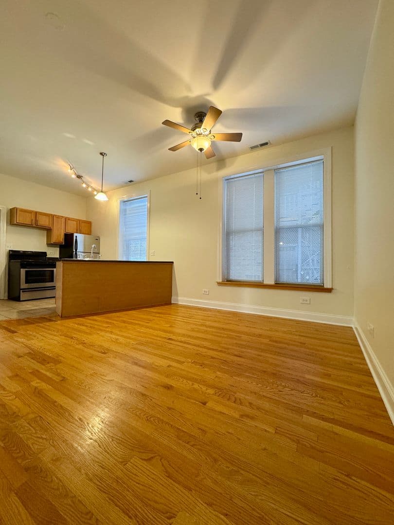 Chicago Apartment: 1739 W. Addison