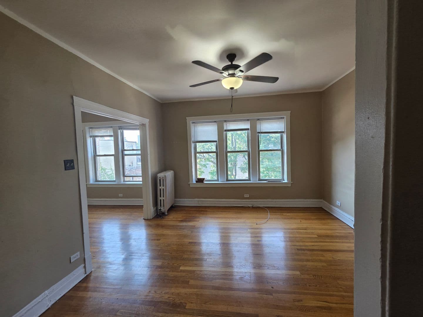 Chicago Apartment: 5545-51 N. Magnolia
