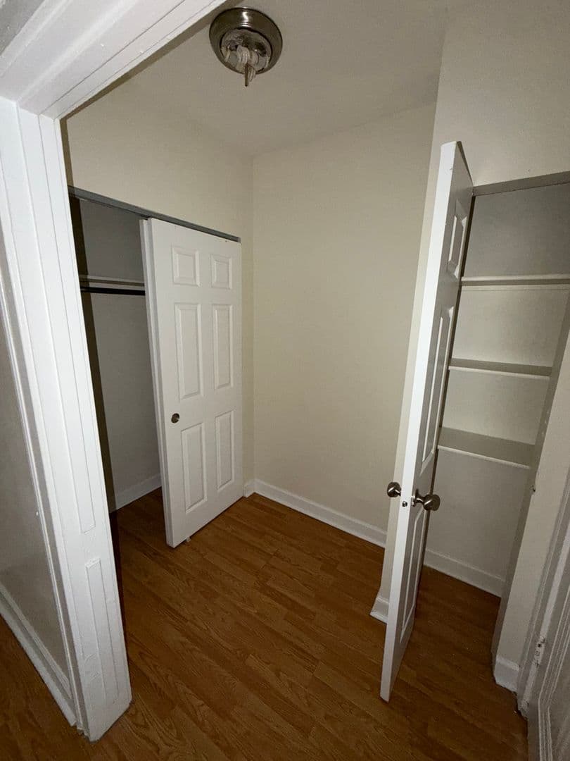 Chicago Apartment: 922 W. Eastwood