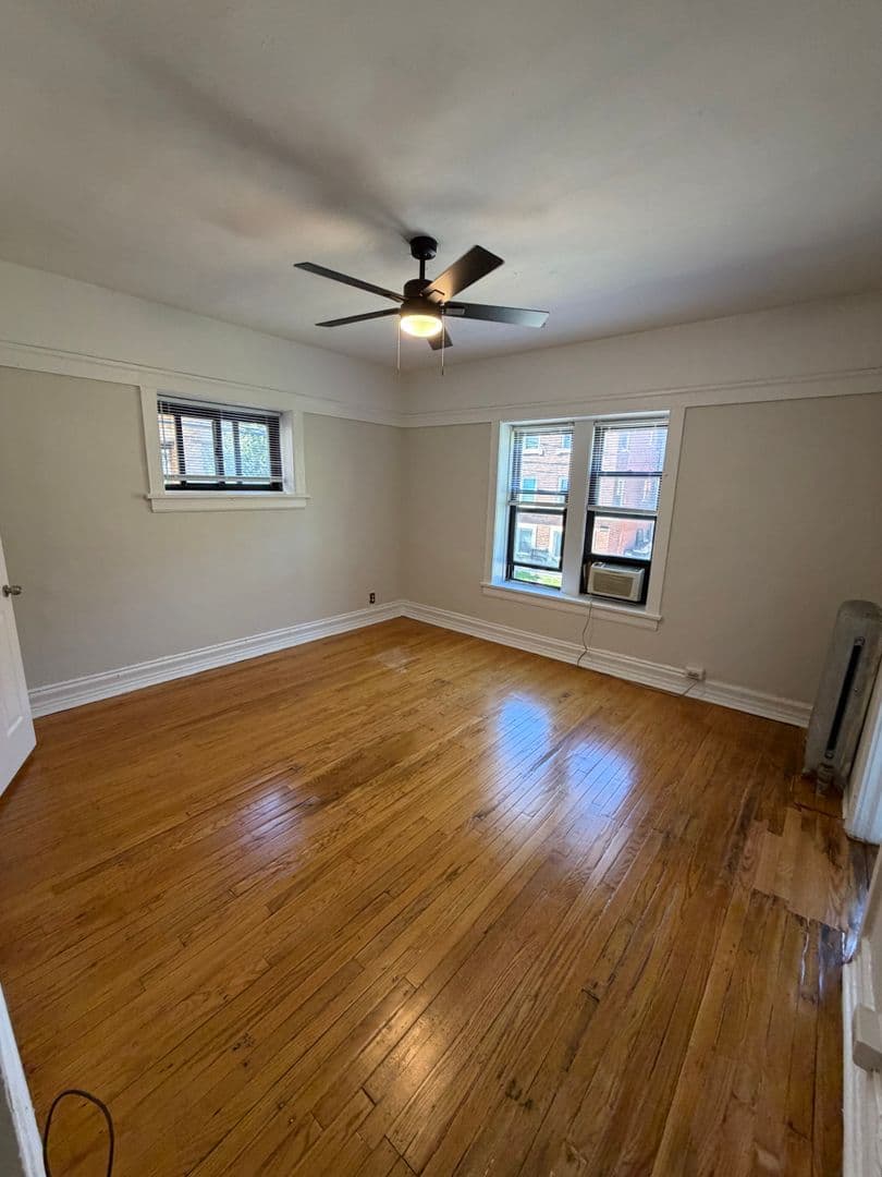 Chicago Apartment: 7455 N. Greenview