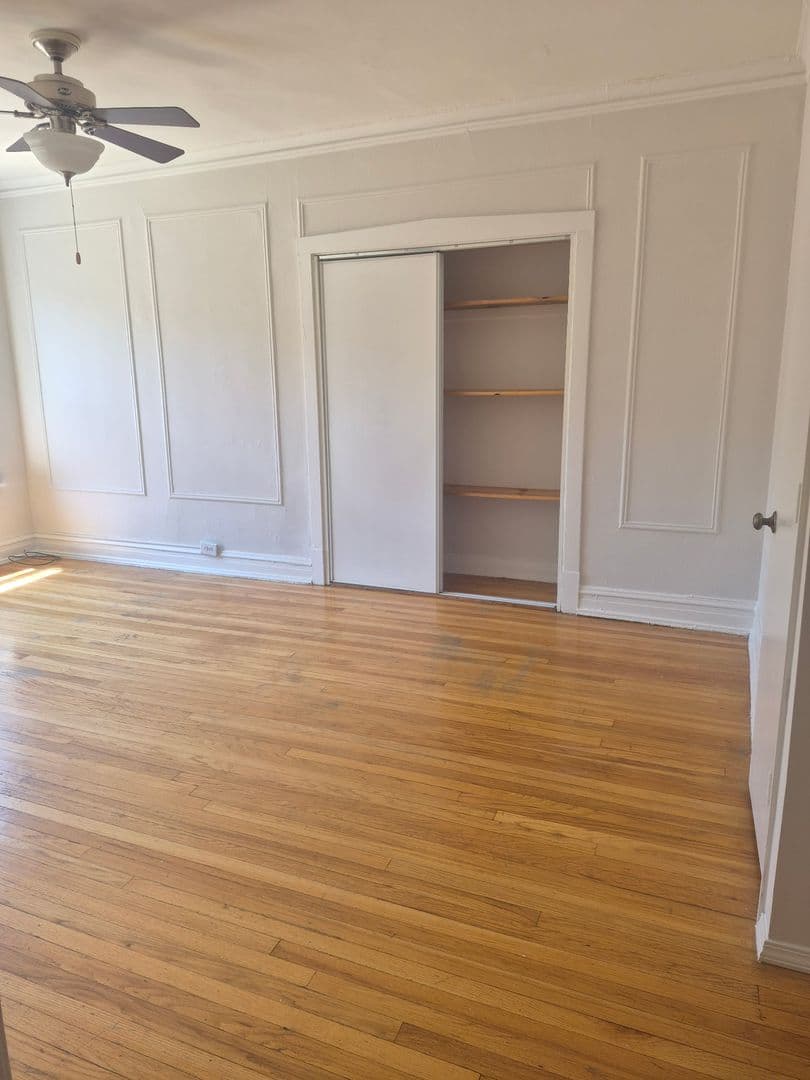 Chicago Apartment: 5417 South Harper