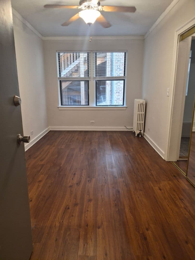 Chicago Apartment: 5210-14 South Woodlawn Avenue