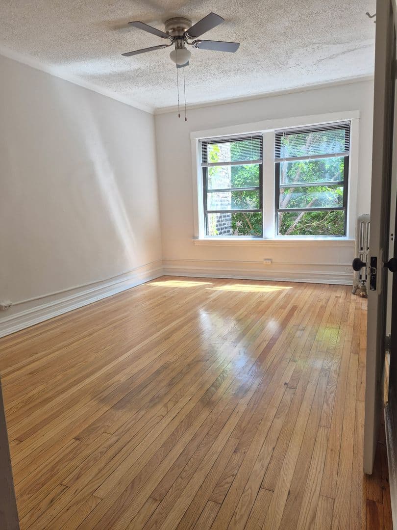 Chicago Apartment: 5417 South Harper