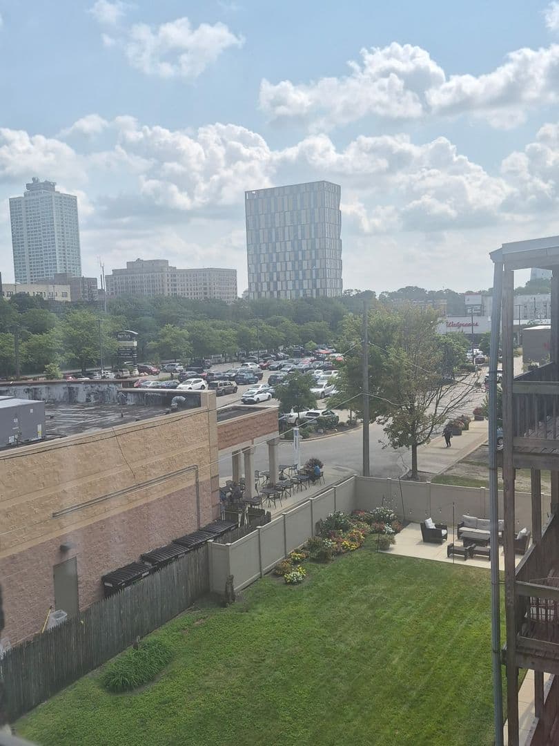 Chicago Apartment: 5417 South Harper