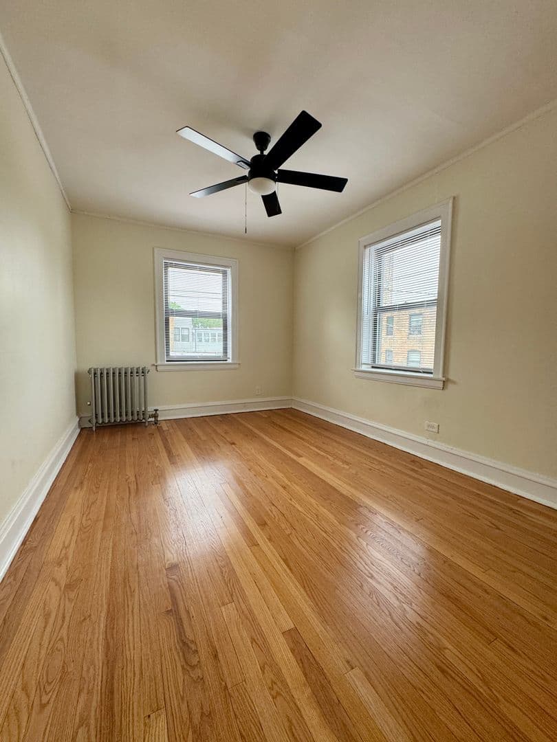 Chicago Apartment: 2402-10 W.Lunt
