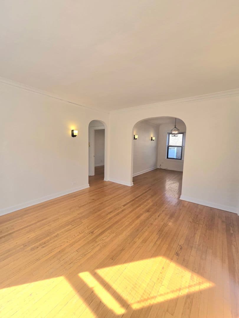 Chicago Apartment: 1623-33 W. Lunt