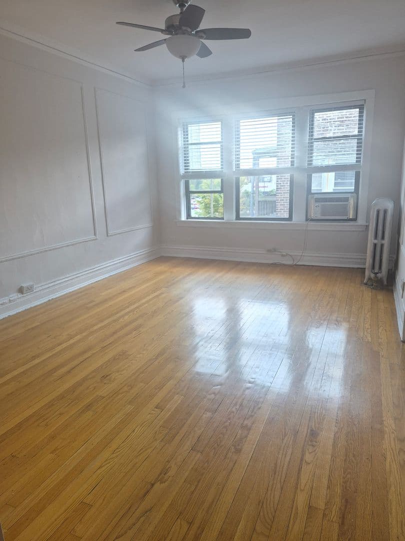 Chicago Apartment: 5417 South Harper