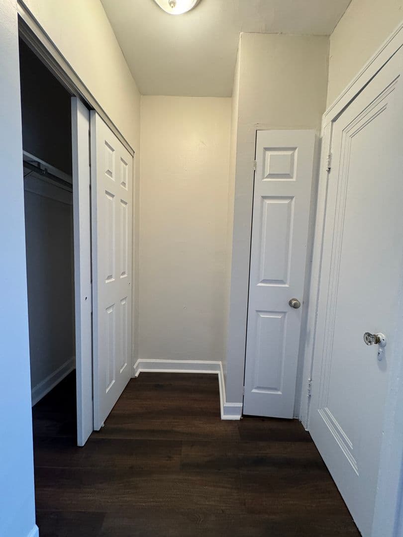 Chicago Apartment: 922 W. Eastwood